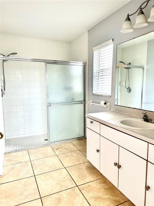 Недавно арендовано: $2,200 (4 спален, 2 ванн, 2047 Квадратных фут)