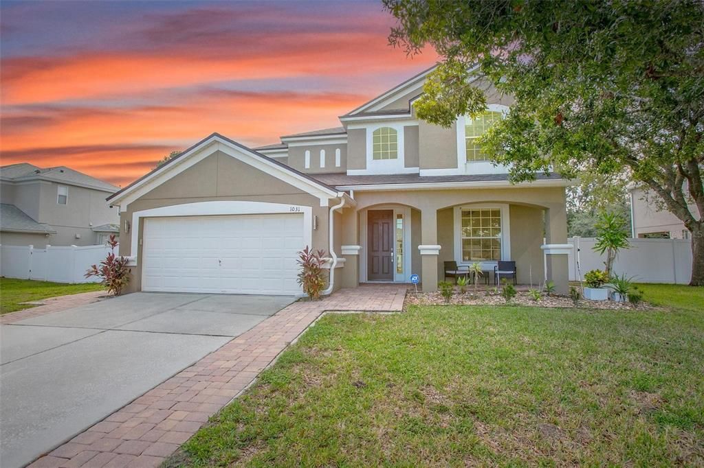 Recently Sold: $560,000 (4 beds, 3 baths, 2501 Square Feet)