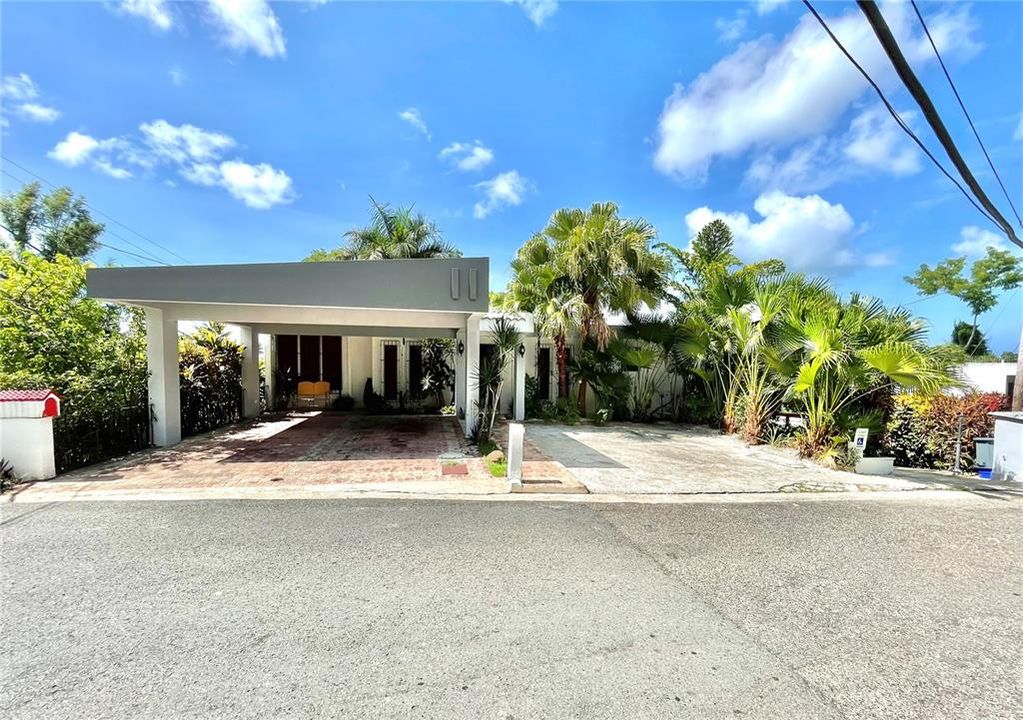 Vendido Recientemente: $368,000 (7 camas, 5 baños, 2600 Pies cuadrados)