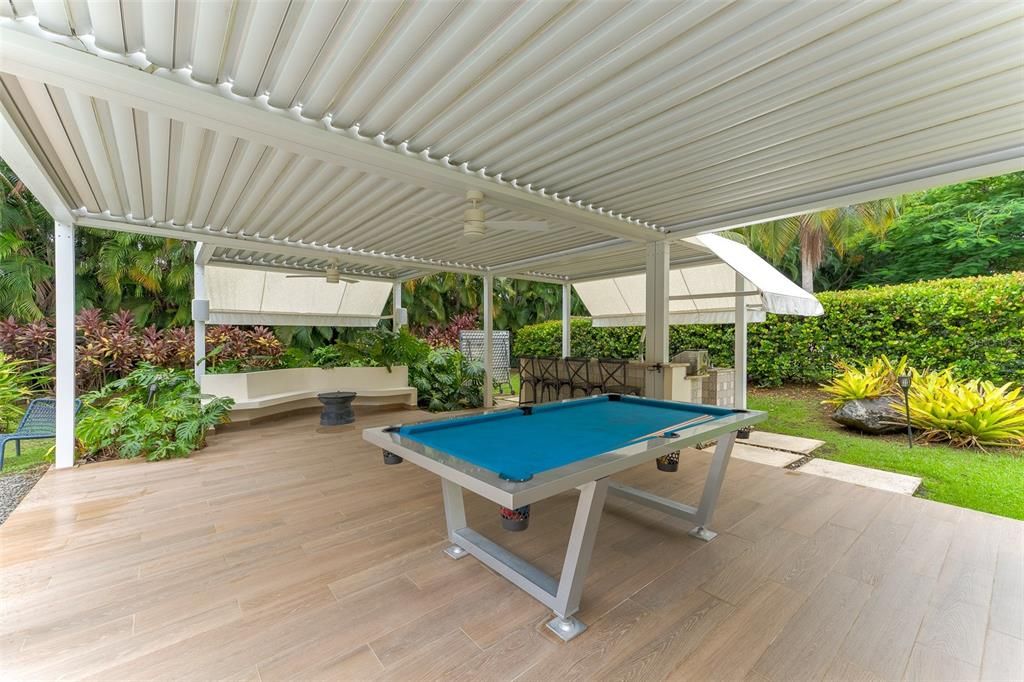 Recently Sold: $1,750,000 (4 beds, 4 baths, 3800 Square Feet)