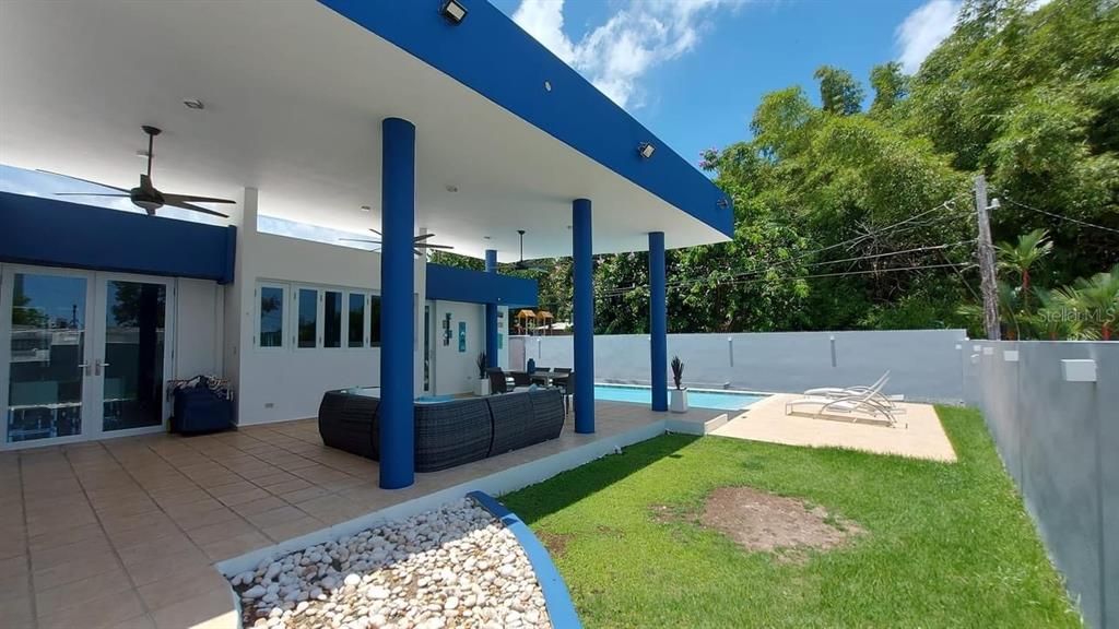 Vendido Recientemente: $505,000 (4 camas, 4 baños, 2870 Pies cuadrados)