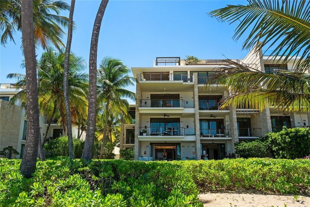 Recently Sold: $10,995,000 (3 beds, 3 baths, 3016.19 Square Feet)