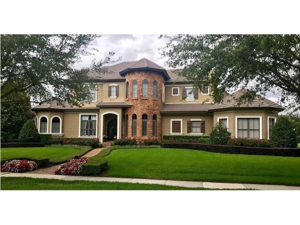 Recently Sold: $2,300,000 (5 beds, 4 baths, 5291 Square Feet)