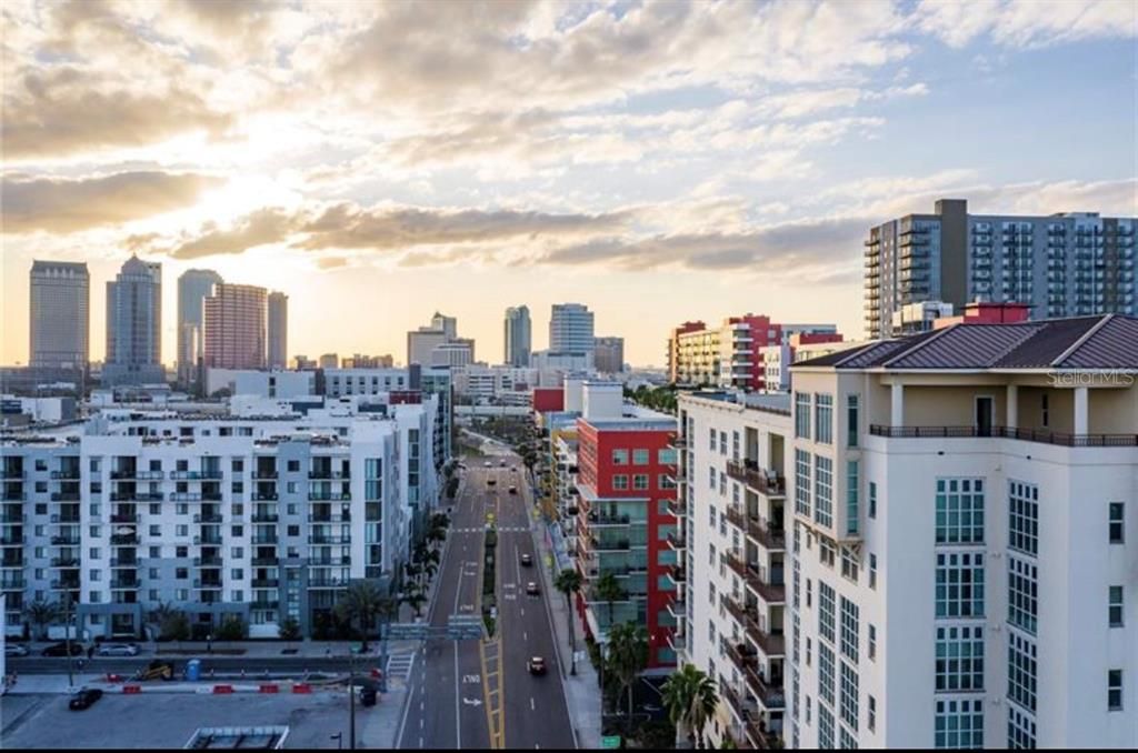 Recently Sold: $454,999 (2 beds, 1 baths, 1050 Square Feet)