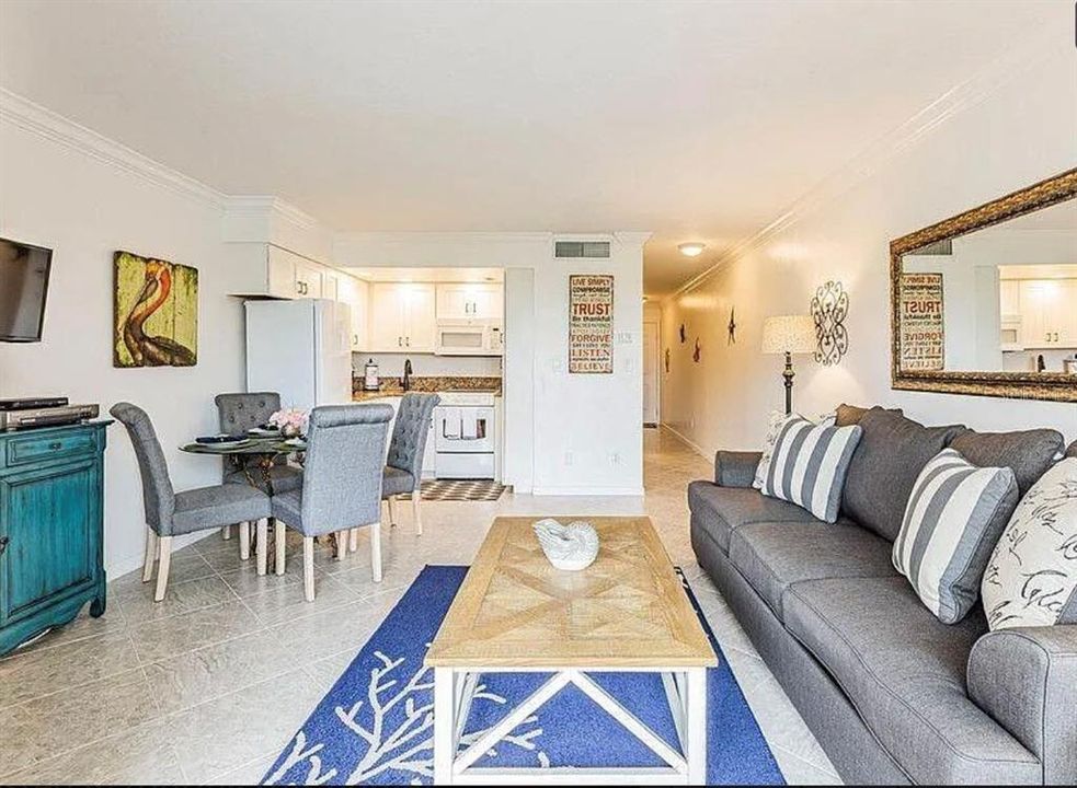 Recently Sold: $615,000 (1 beds, 1 baths, 690 Square Feet)