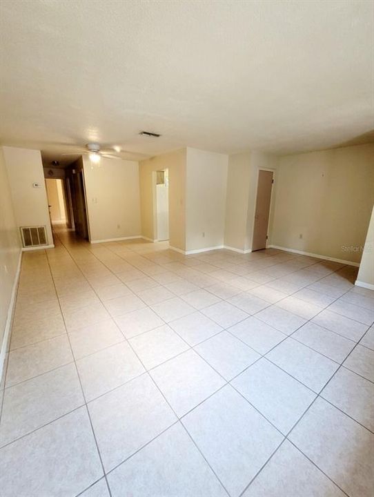 Recently Rented: $1,250 (2 beds, 2 baths, 1024 Square Feet)