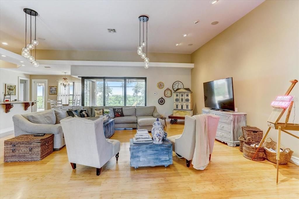 Recently Sold: $1,099,000 (3 beds, 3 baths, 3303 Square Feet)