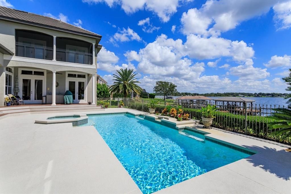 Recently Sold: $1,950,000 (5 beds, 4 baths, 4876 Square Feet)