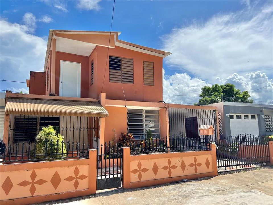 Vendido Recientemente: $75,000 (4 camas, 2 baños, 1100 Pies cuadrados)