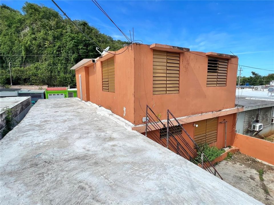 Vendido Recientemente: $75,000 (4 camas, 2 baños, 1100 Pies cuadrados)