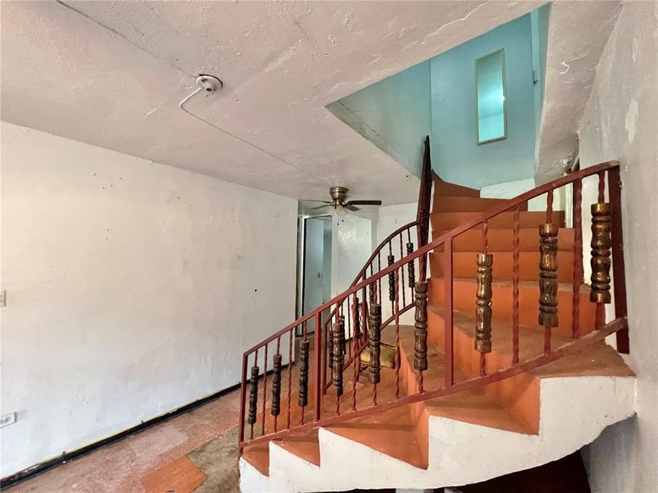 Vendido Recientemente: $75,000 (4 camas, 2 baños, 1100 Pies cuadrados)