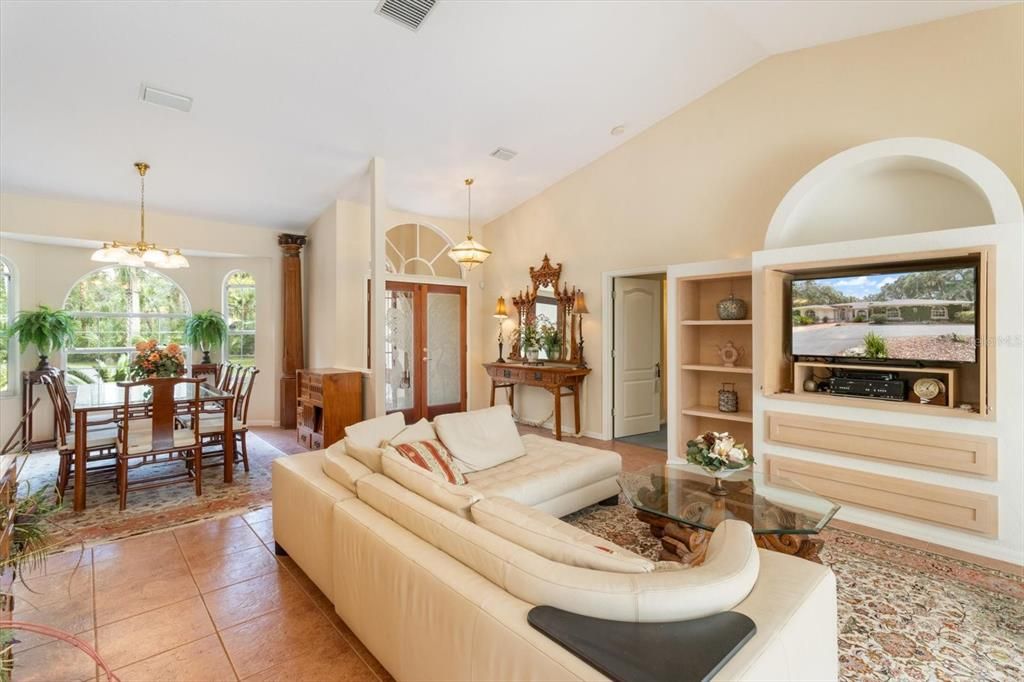 Recently Sold: $795,000 (3 beds, 2 baths, 2058 Square Feet)