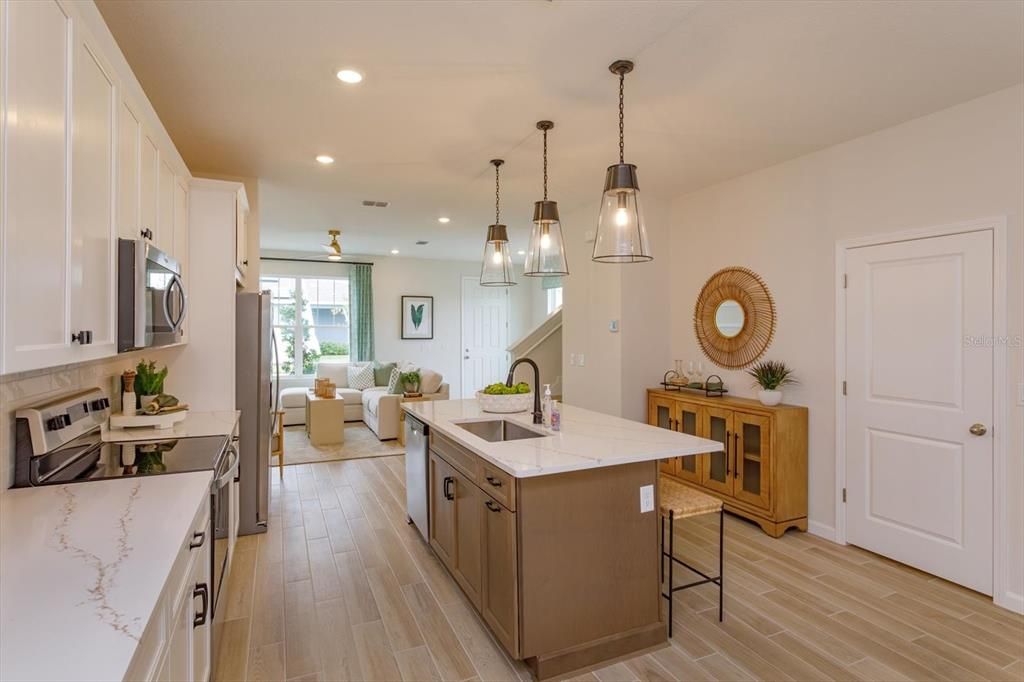 For Sale: $365,917 (3 beds, 2 baths, 1688 Square Feet)