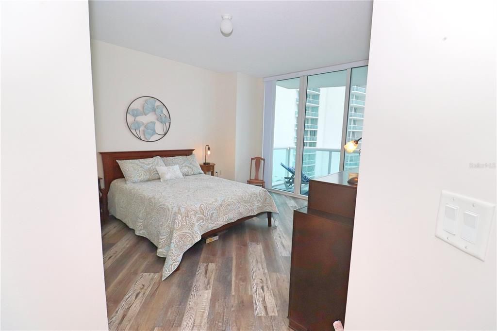 For Sale: $350,000 (2 beds, 2 baths, 1670 Square Feet)