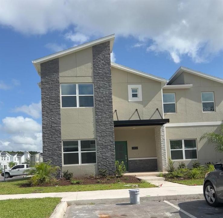 Recently Sold: $582,990 (5 beds, 4 baths, 2128 Square Feet)