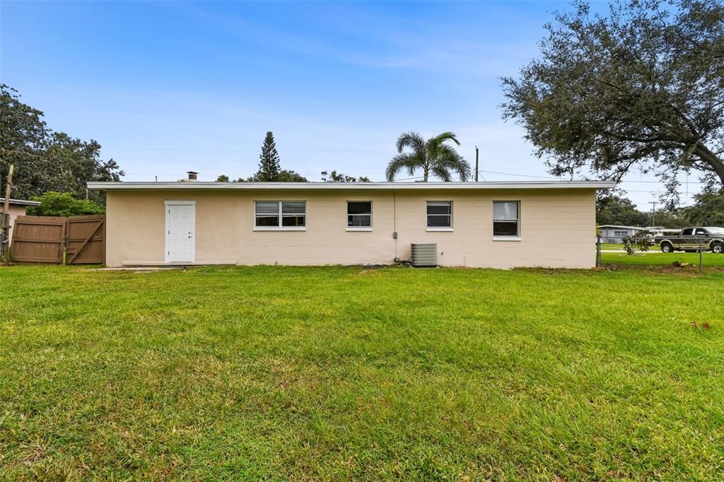 Active With Contract: $250,000 (4 beds, 1 baths, 1419 Square Feet)