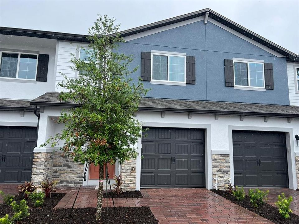 Recently Sold: $377,770 (3 beds, 2 baths, 1376 Square Feet)