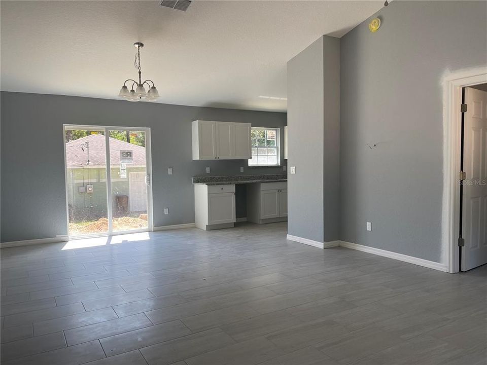 Recently Sold: $227,000 (3 beds, 2 baths, 1232 Square Feet)