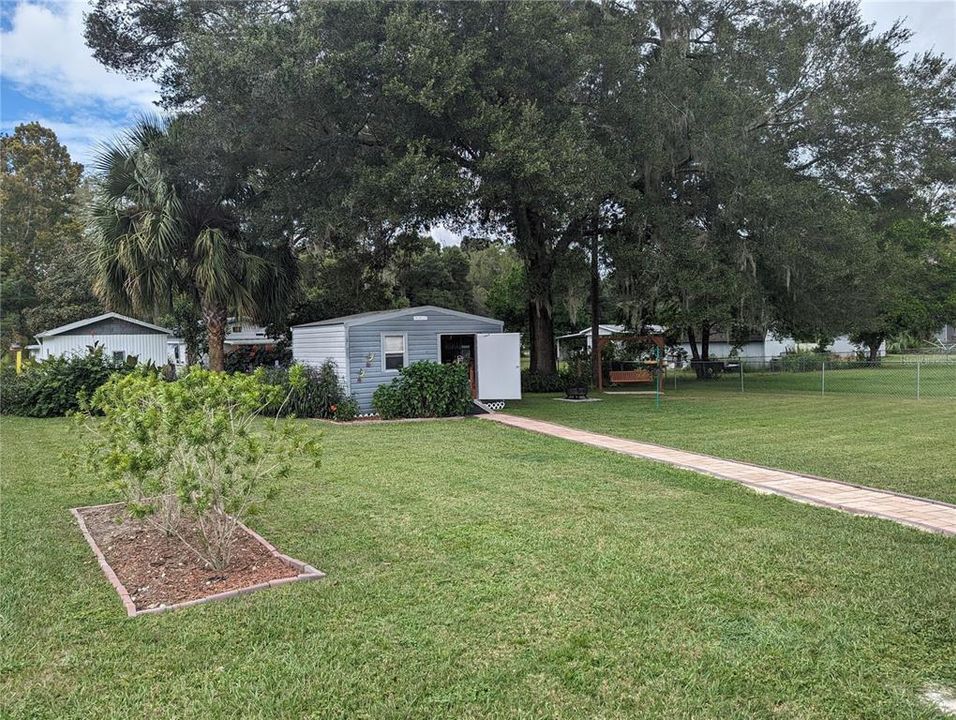 Recently Sold: $180,000 (3 beds, 2 baths, 1296 Square Feet)