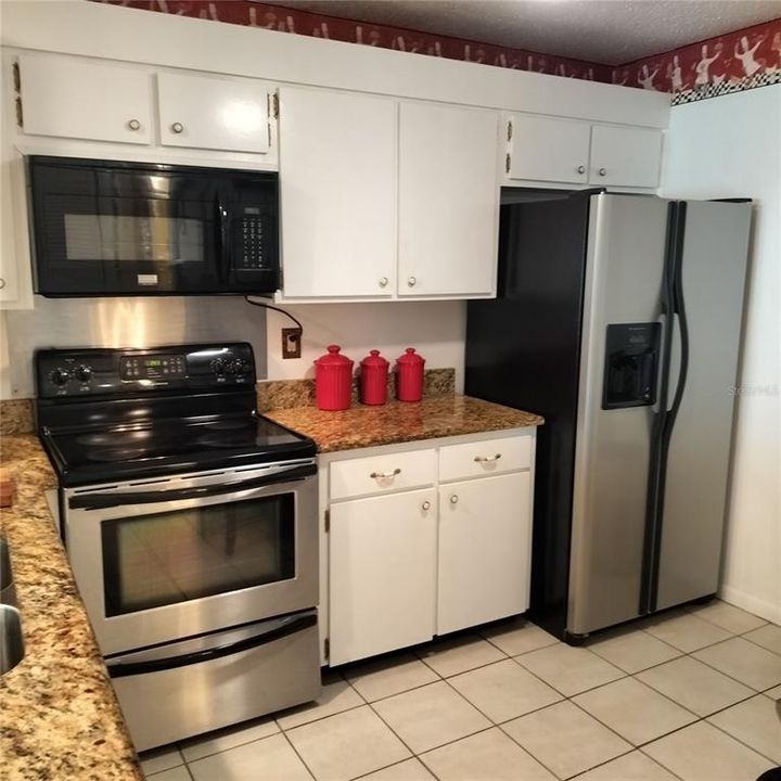 For Sale: $222,500 (1 beds, 1 baths, 1035 Square Feet)