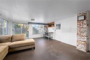 Active With Contract: $309,900 (3 beds, 2 baths, 1996 Square Feet)