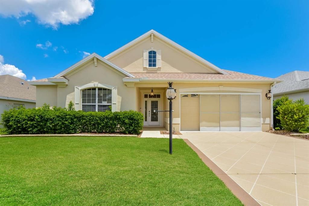 Recently Sold: $435,000 (3 beds, 2 baths, 2075 Square Feet)