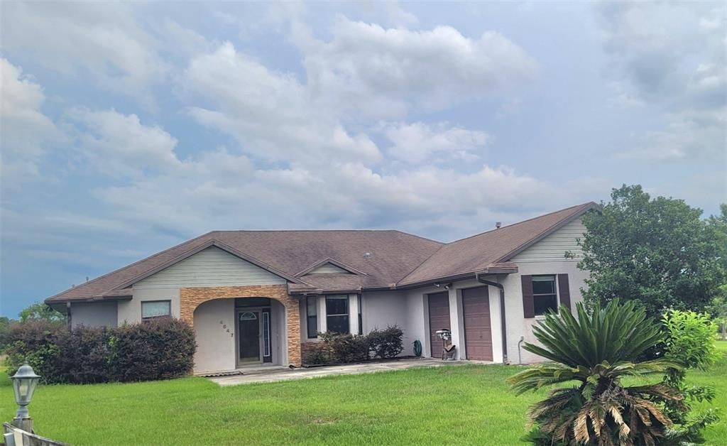 Active With Contract: $299,900 (4 beds, 3 baths, 2690 Square Feet)