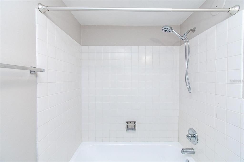 最近租的: $2,400 (2 贝兹, 2 浴室, 838 平方英尺)