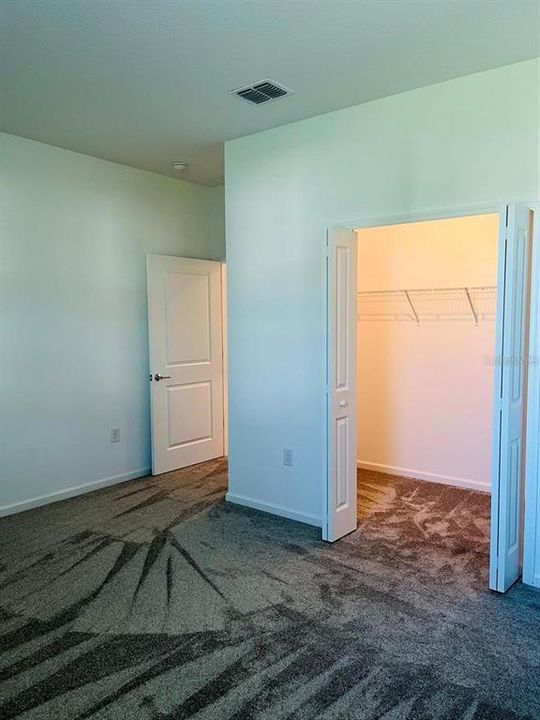 Recently Rented: $1,575 (1 beds, 1 baths, 870 Square Feet)