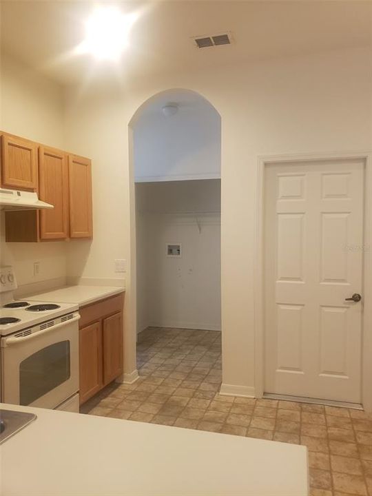 Recently Rented: $1,900 (3 beds, 2 baths, 1690 Square Feet)