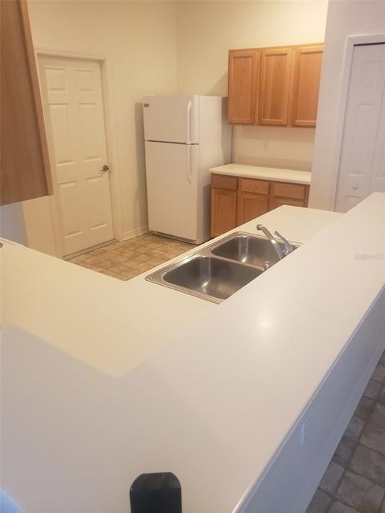 Recently Rented: $1,900 (3 beds, 2 baths, 1690 Square Feet)