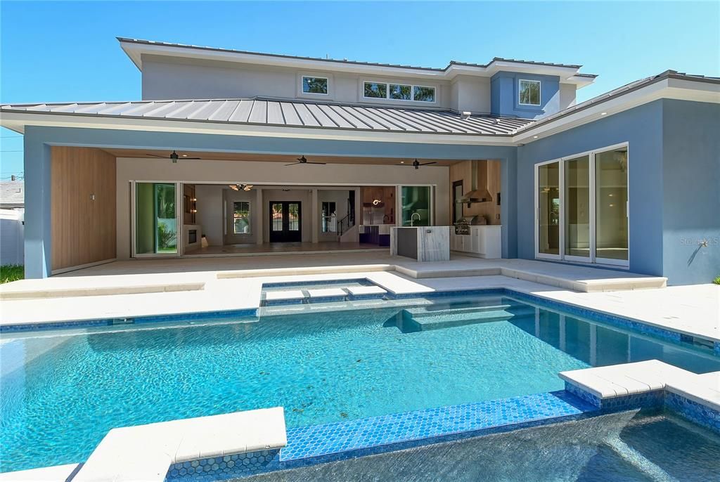 Recently Sold: $3,750,000 (5 beds, 4 baths, 4187 Square Feet)