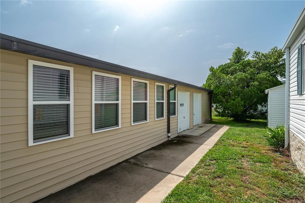 For Sale: $164,900 (2 beds, 2 baths, 1056 Square Feet)