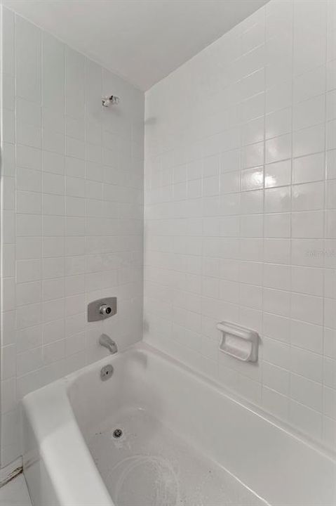 出租: $3,400 (4 贝兹, 2 浴室, 1923 平方英尺)