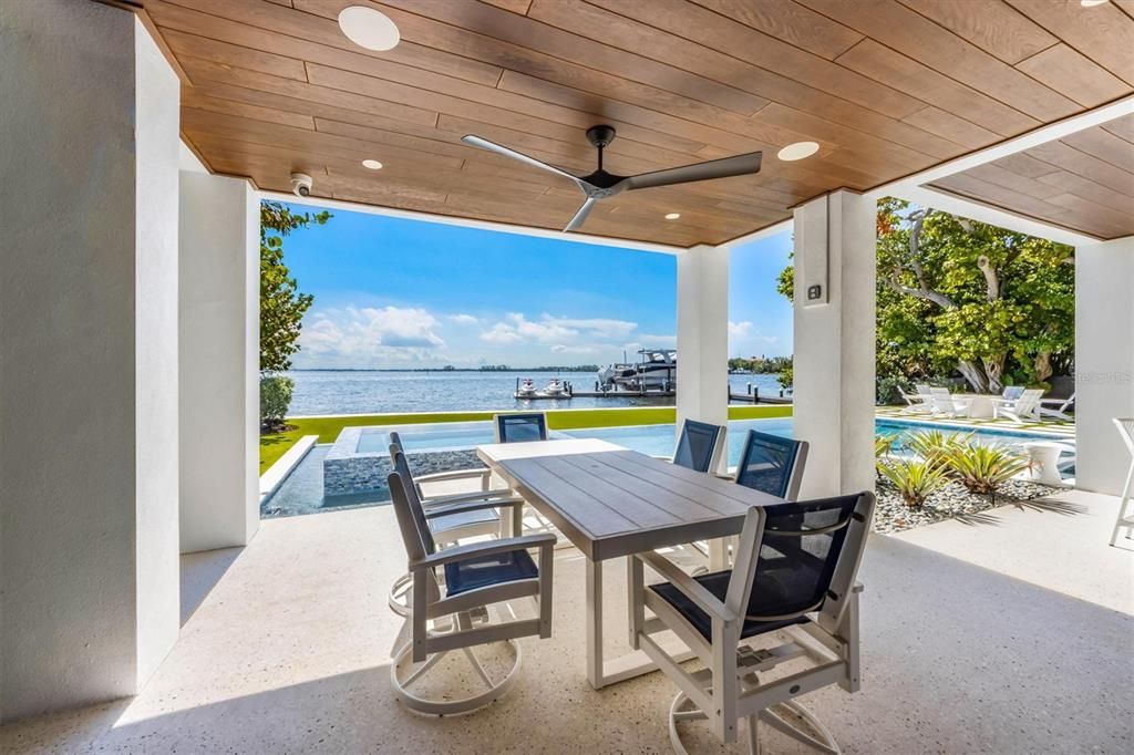 Recently Sold: $7,500,000 (4 beds, 4 baths, 3483 Square Feet)