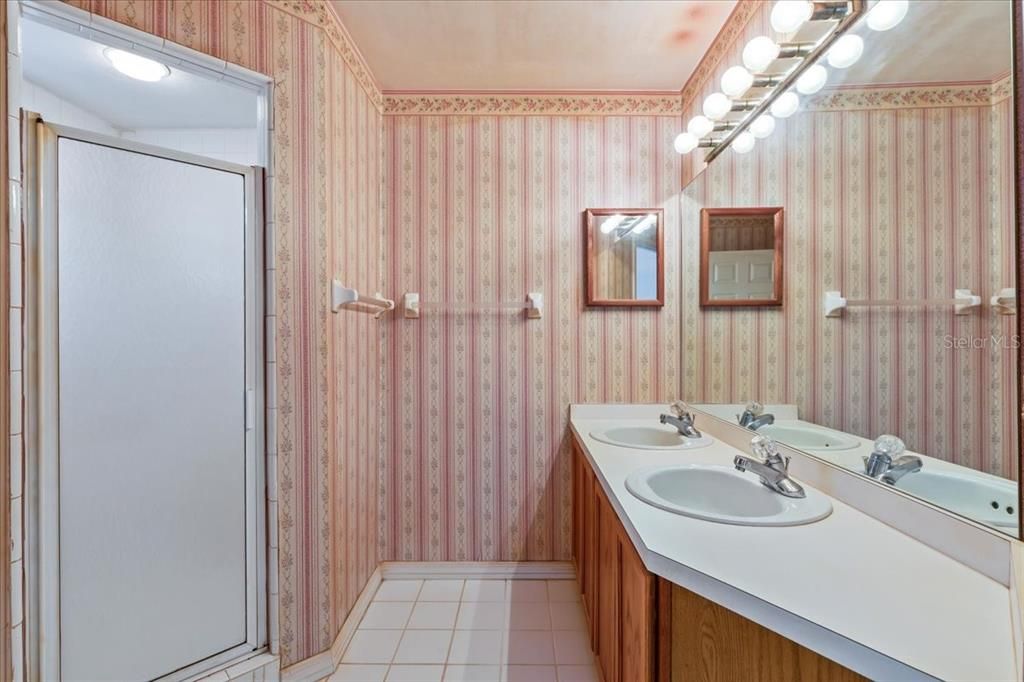 最近售出: $299,000 (3 贝兹, 2 浴室, 1759 平方英尺)