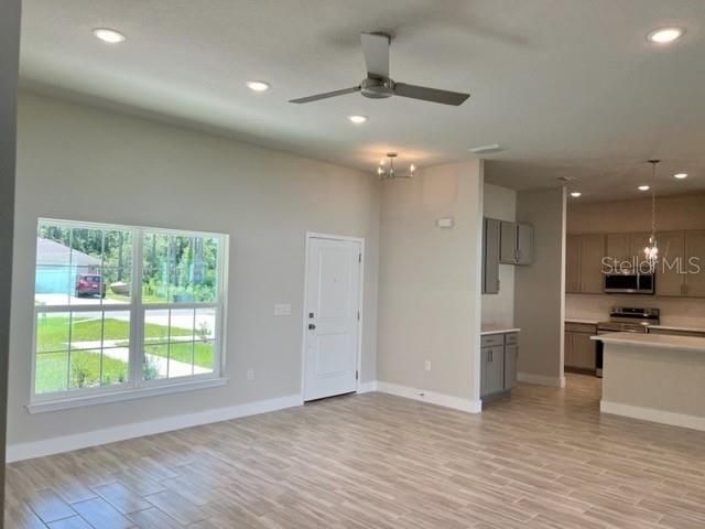 Recently Sold: $339,000 (3 beds, 2 baths, 1720 Square Feet)