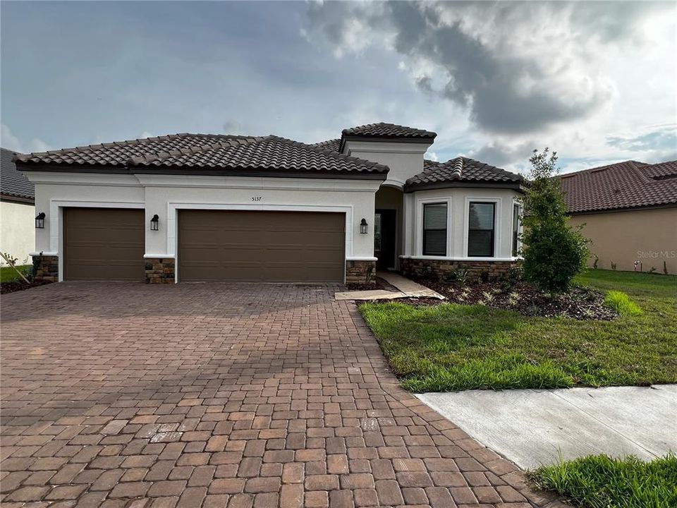 Recently Sold: $760,358 (3 beds, 3 baths, 2275 Square Feet)