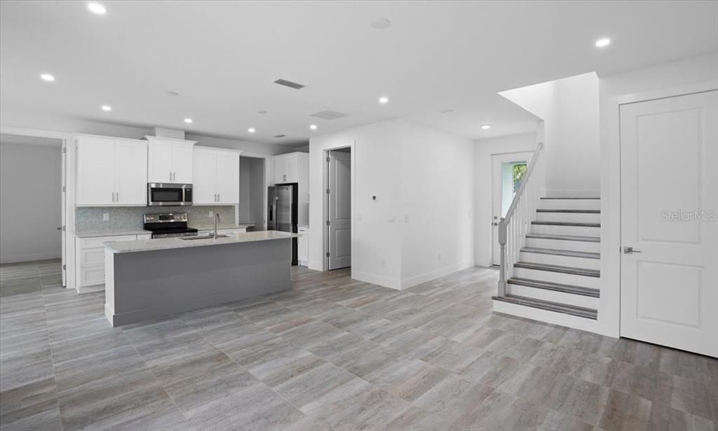 Active With Contract: $738,900 (3 beds, 2 baths, 1845 Square Feet)