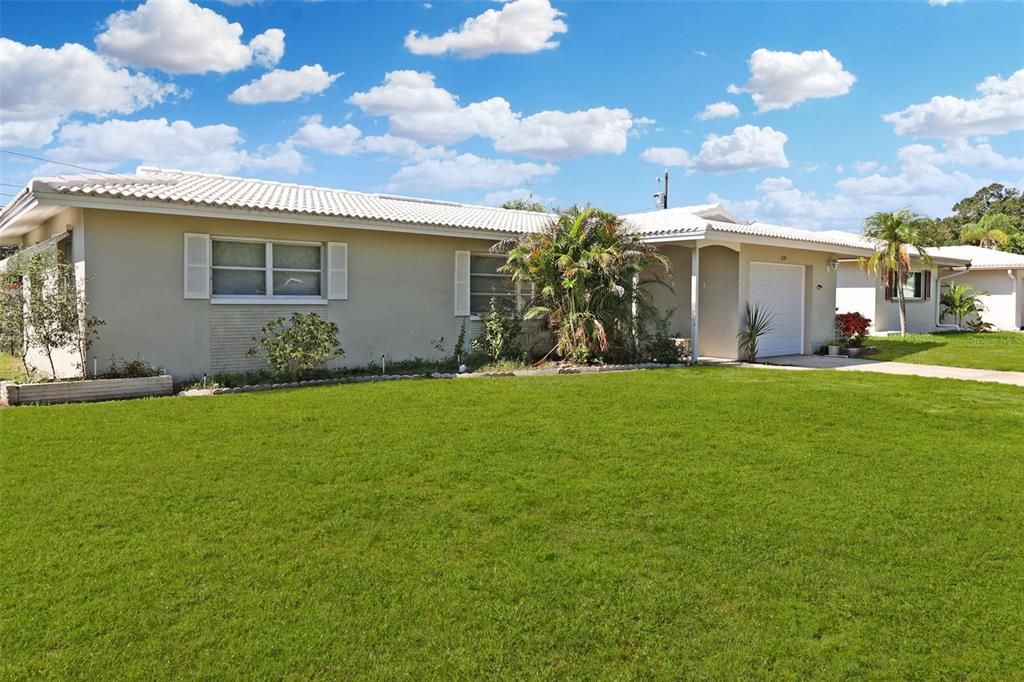 Recently Sold: $329,900 (2 beds, 1 baths, 1019 Square Feet)