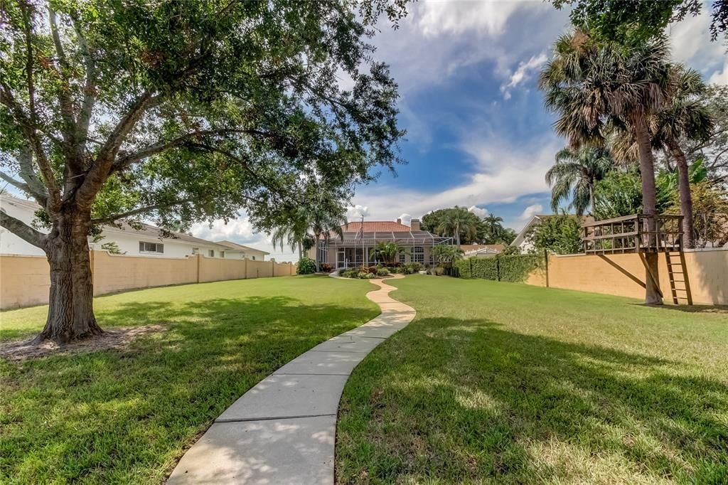 Active With Contract: $1,999,999 (5 beds, 4 baths, 4337 Square Feet)