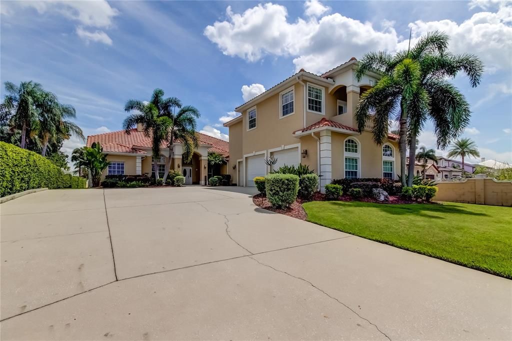 Active With Contract: $1,999,999 (5 beds, 4 baths, 4337 Square Feet)