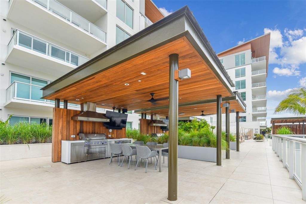 Recently Sold: $2,500,000 (3 beds, 3 baths, 2538 Square Feet)