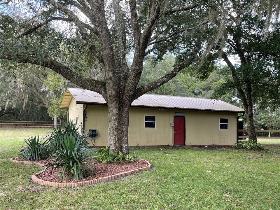 Recently Sold: $450,000 (4 beds, 2 baths, 2381 Square Feet)