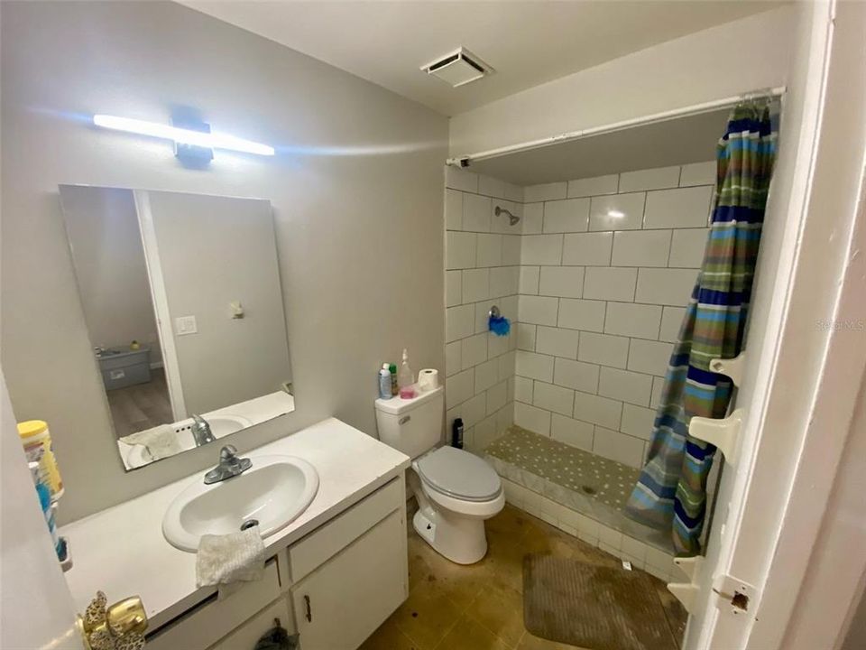 最近售出: $140,000 (2 贝兹, 2 浴室, 970 平方英尺)