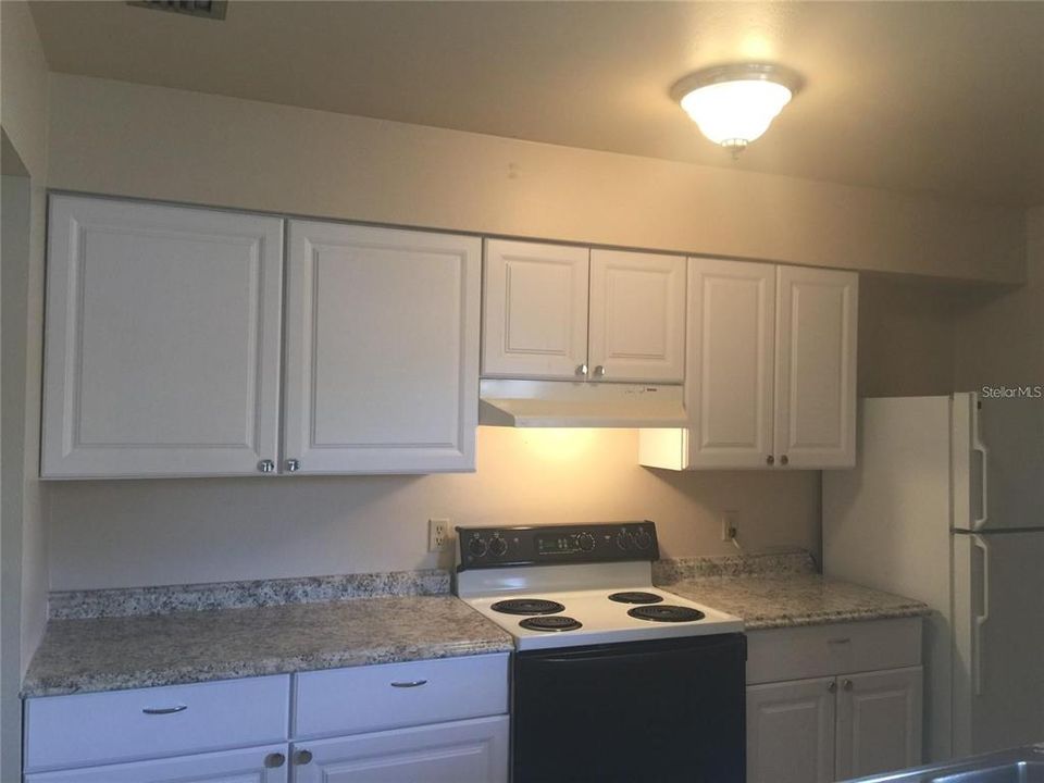 Recently Rented: $1,550 (2 beds, 2 baths, 929 Square Feet)