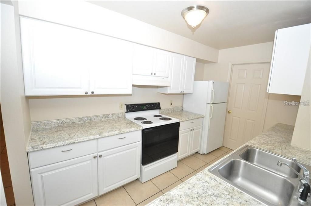 Recently Rented: $1,550 (2 beds, 2 baths, 929 Square Feet)