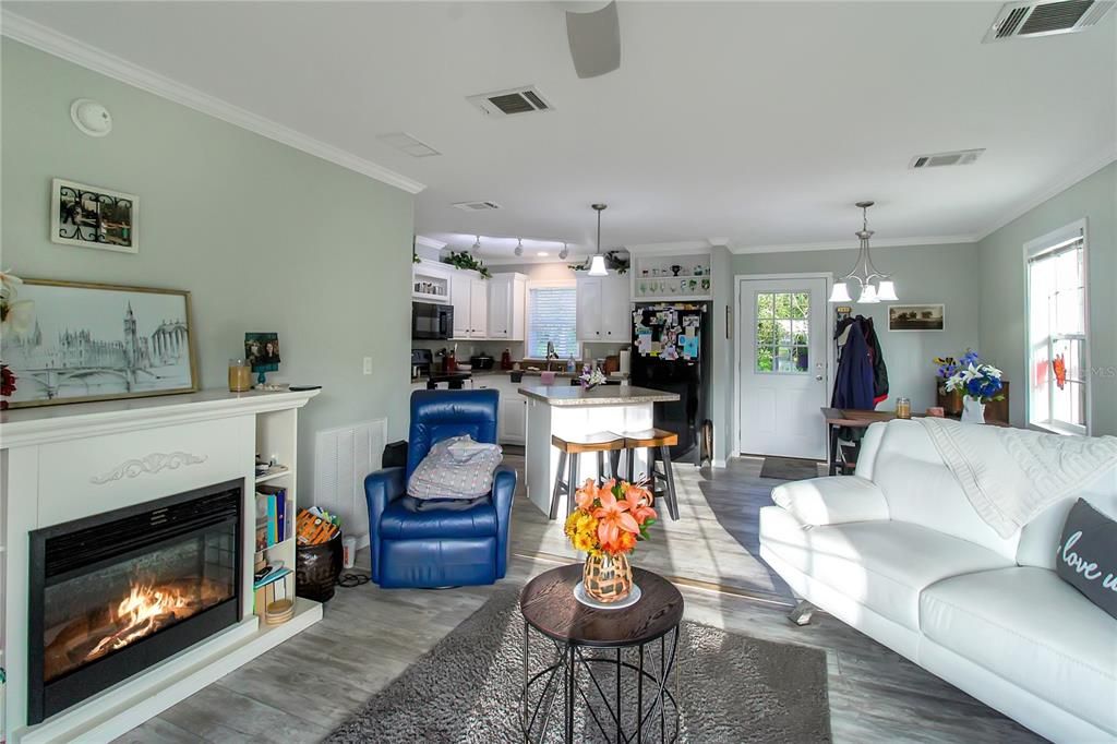 Recently Sold: $745,000 (5 beds, 5 baths, 2040 Square Feet)