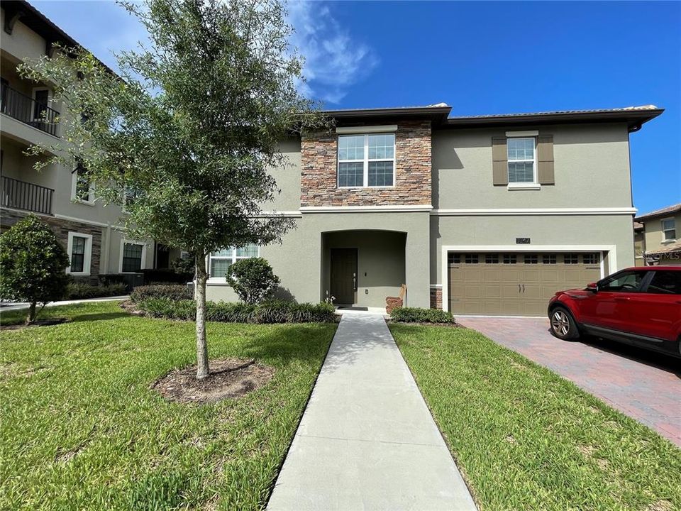 Recently Rented: $2,095 (3 beds, 2 baths, 1935 Square Feet)