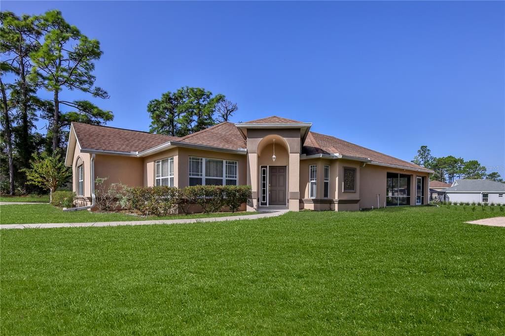 Recently Sold: $349,000 (3 beds, 2 baths, 1943 Square Feet)